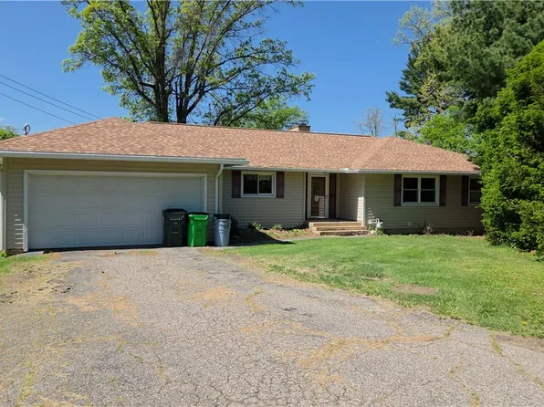 990 Severn Dr, Coshocton, OH 43812