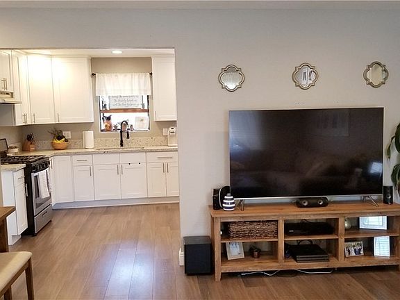 4th image of 8012 Millergrove Dr