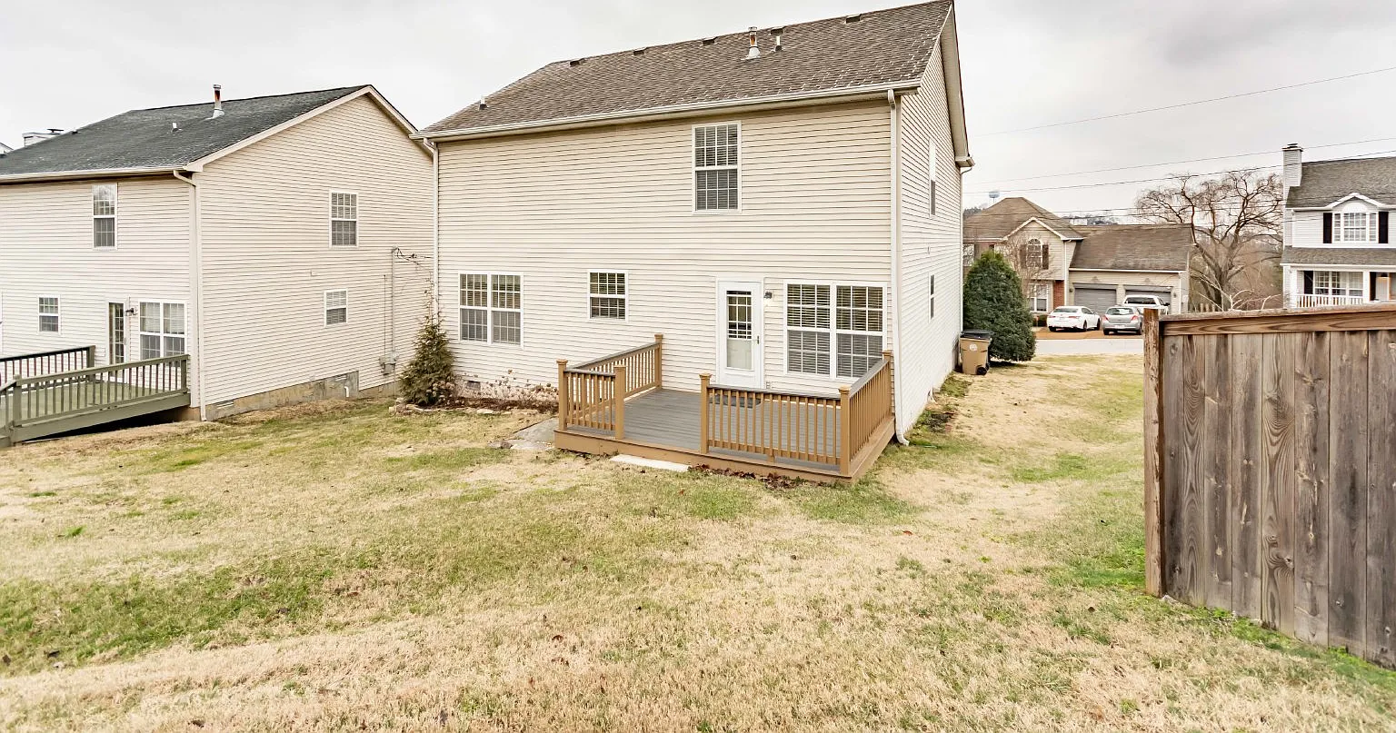 4 bed, 2.5 bath, 1965 sqft, $2,500 — Photo 2