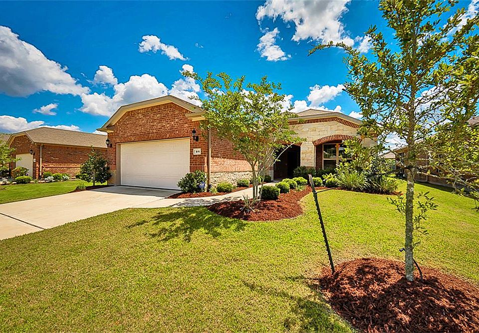 1st image of 511 Monterry Oaks Dr