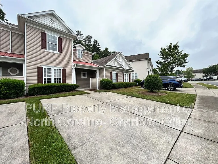 8267 Carob Tree Ln — Photo 2