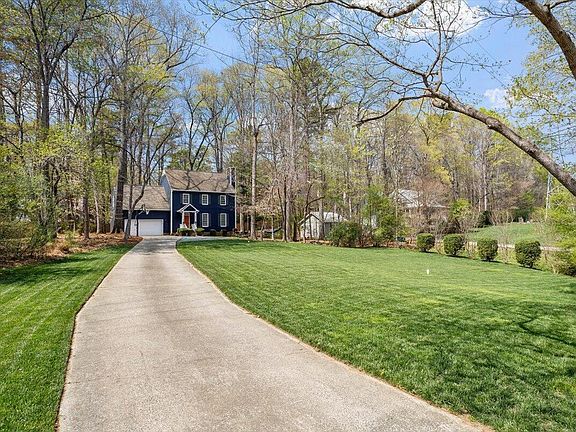 5th image of 203 Cobblestone Dr
