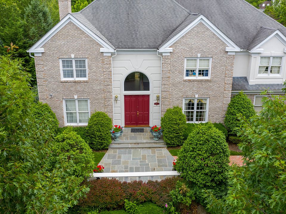 11 Stone Hill Dr. 