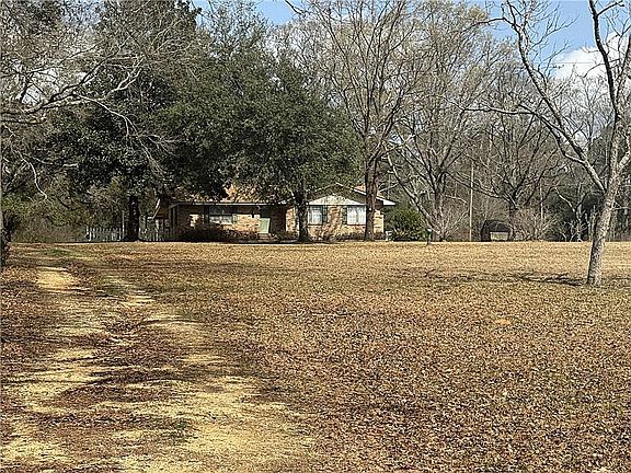 2nd image of 21412 Sylvest Rd