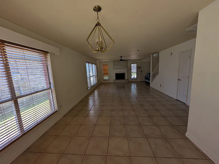 8528 Pedernales Trl — Photo 5