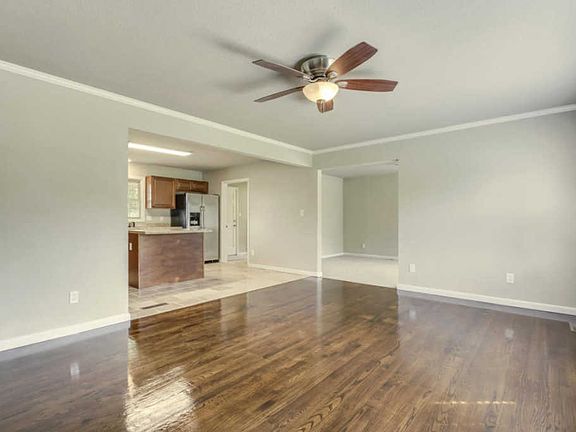 3rd image of 6000 Lilywood Ln