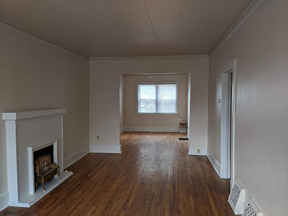 3rd image of 116 12th St N #116