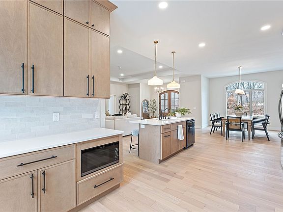4th image of 1 Barrow Cir
