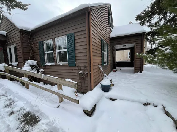 19556 Paxson Dr N, South Bend, IN 46637