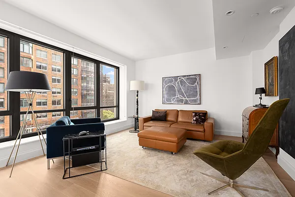 NEIGHBORHOOD&KATHARINEHAMNETT ロンT L New Upper West Side condo rises at 214 West 72nd, site of