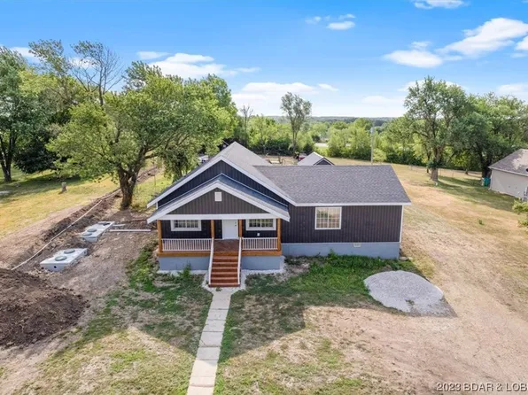 352 S Eastview St, Eldon, MO 65026