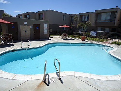 2nd image of 1551 Saturn Blvd