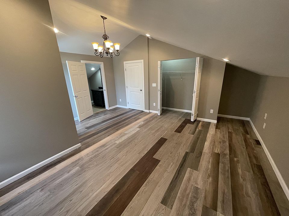 1st image of 806 E 38th St #11149373