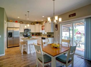 175 Luebke Ln, Oregon, WI 53575