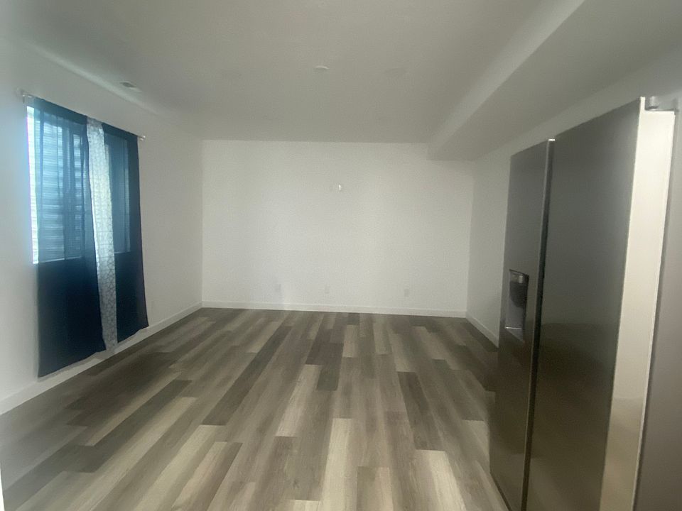 1st image of 1583 W Sparta Way