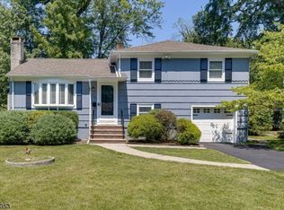 105 Glenwood Rd, Cranford, NJ 07016