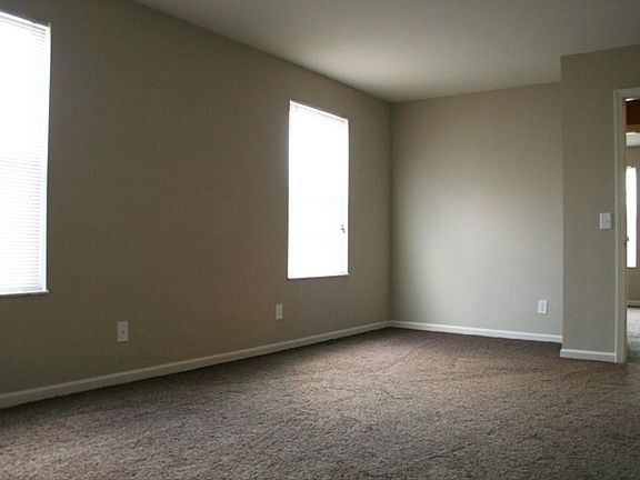 3rd image of 7 Lautrec Ct