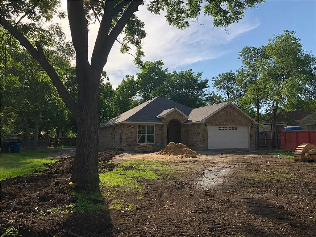 2423 Fonville Dr photo 1