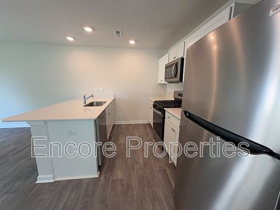 5th image of 50 Sweet Meadow Rd