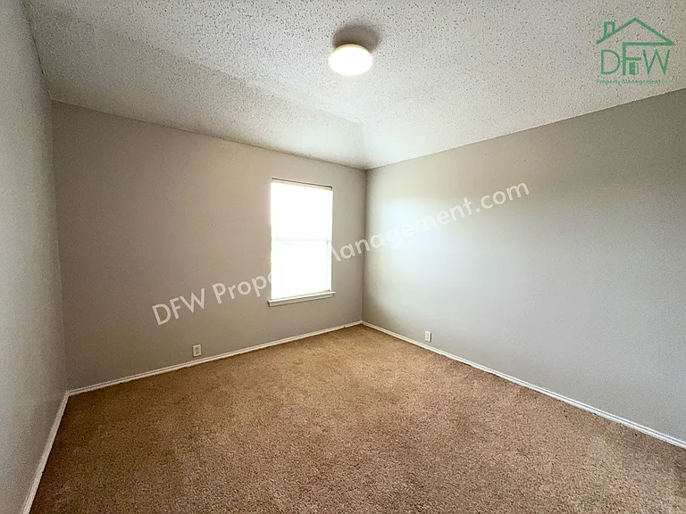 2805 Crater Lake Ln — Photo 20