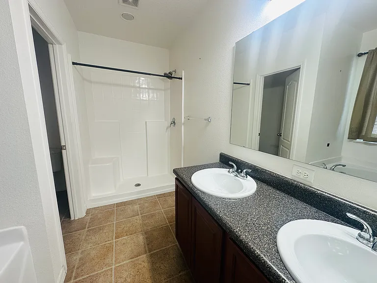 2146 Forest Lake Ave — Photo 14