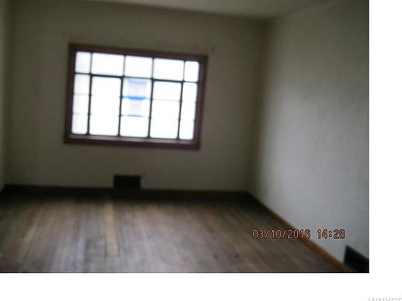 4th image of 18 Windcrest Dr