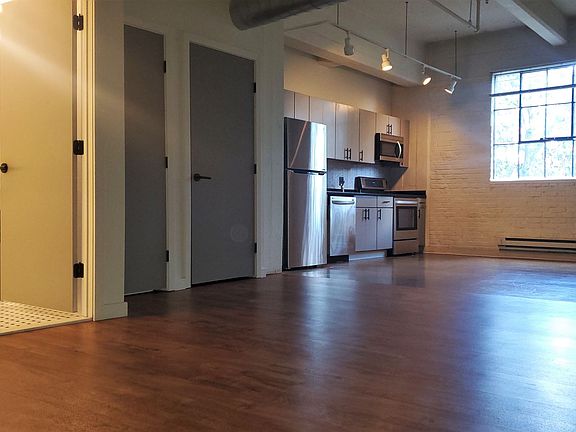 2nd image of 412-426 S 13th St #305