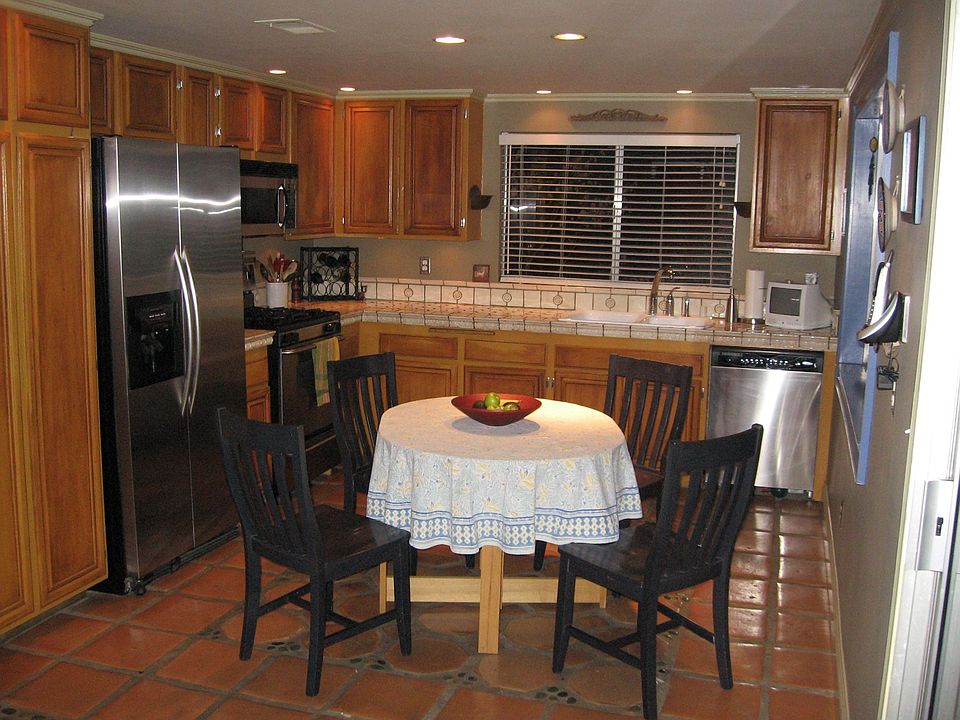 2nd image of 1438 Diamond Ct