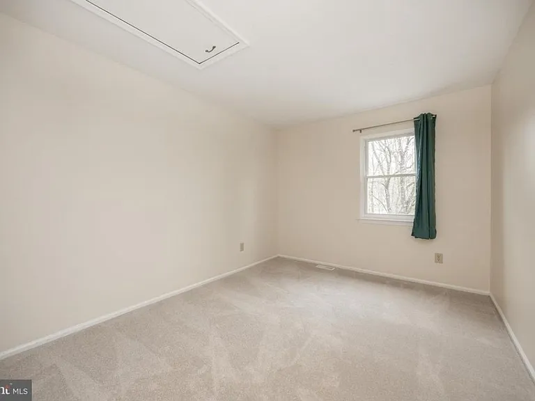 270 Grimley Rd — Photo 24