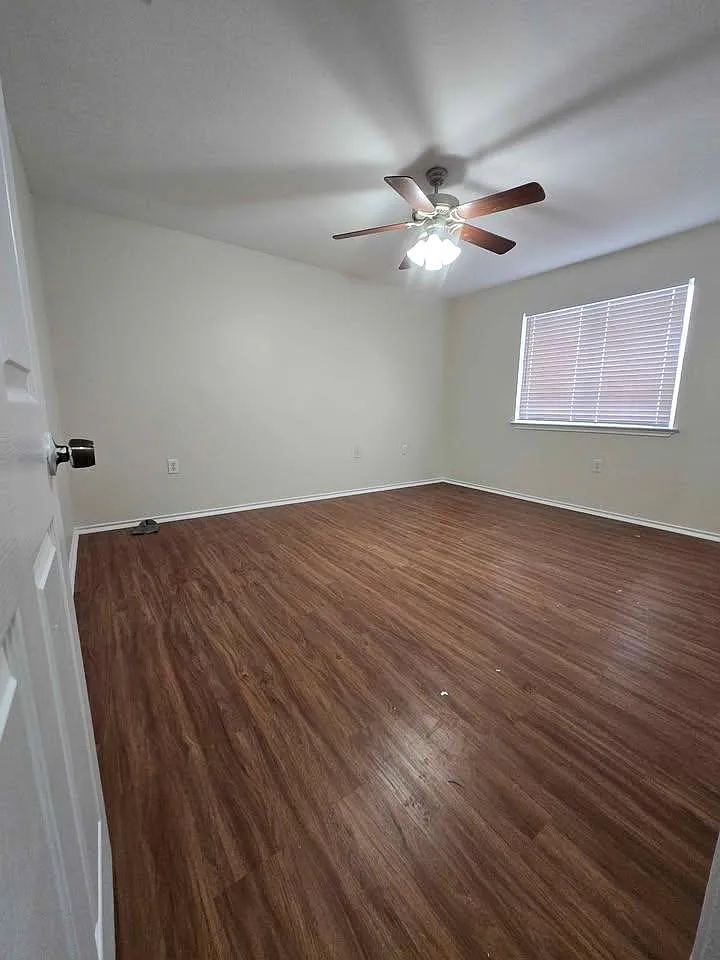 3 bed, 2.0 bath, 1194 sqft, $1,725 — Photo 4