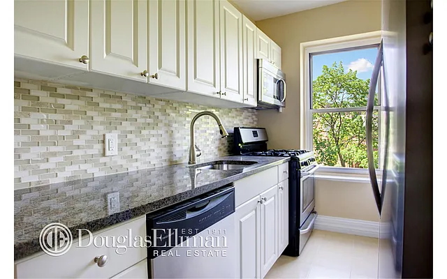 Sold by Douglas Elliman | media 16