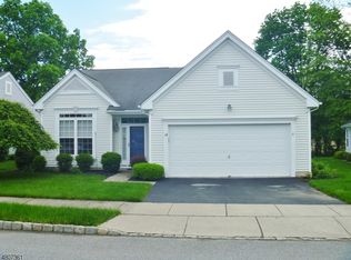 14 Buckingham Cir, Belvidere, NJ 07823
