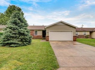 1328 W Downing St, Springfield, MO 65807