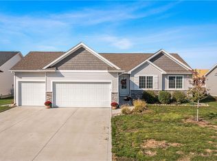3118 NW Reinhart Dr, Ankeny, IA 50023