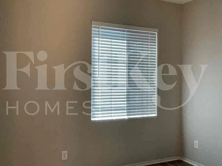 13034 W Ash St — Photo 9