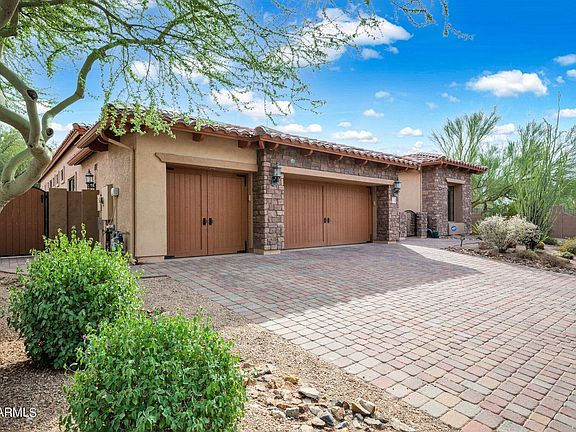 3rd image of 3505 N BOULDER CANYON Street