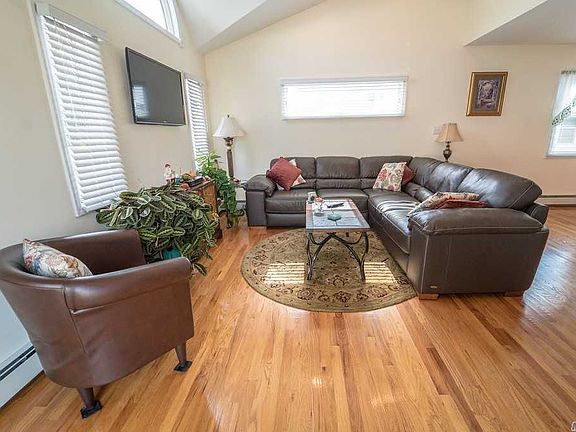 2nd image of 76 Cortland Ave