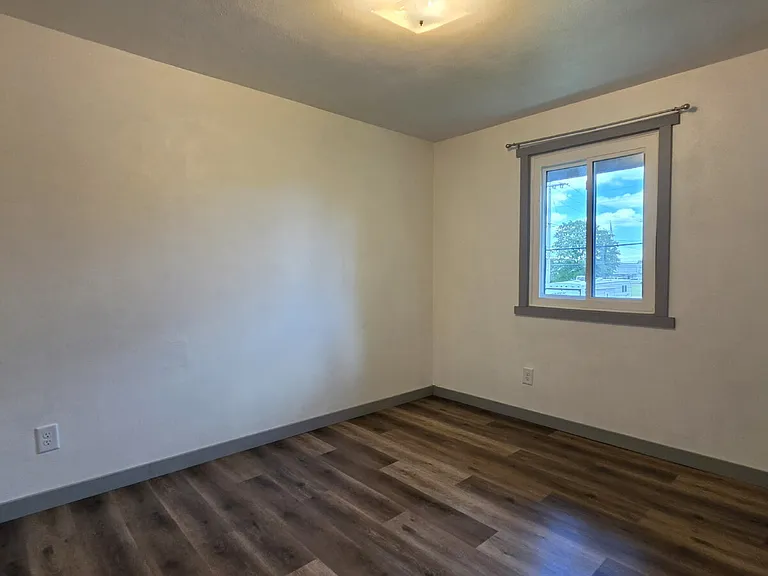 2400 N Bay St #7 — Photo 5