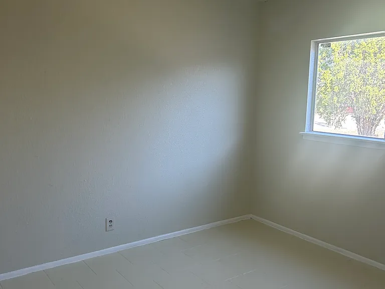 7262 Montgomery Dr — Photo 8