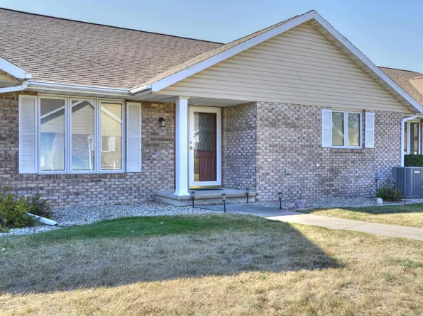 217 Scotch Pine Dr, Macomb, IL 61455