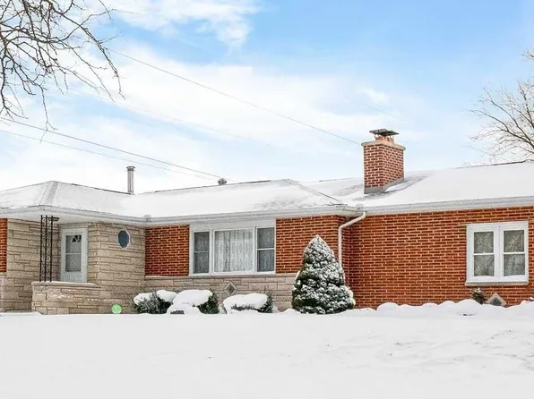 16724 Ireland Rd, Mishawaka, IN 46544