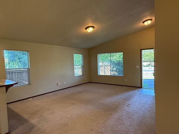 3rd image of 4300 NE 137th Ave