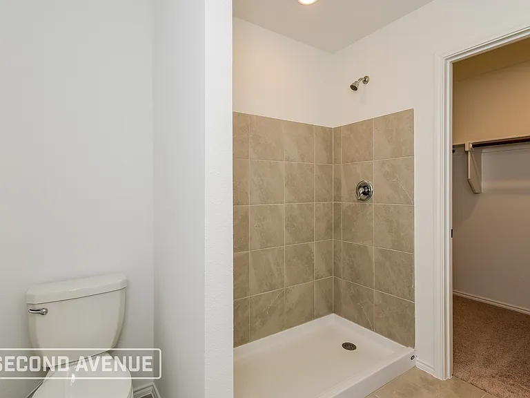 1947 Aves Glen Ln — Photo 19