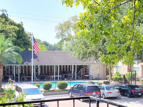 4th image of 10600 S Gessner Dr APT 19