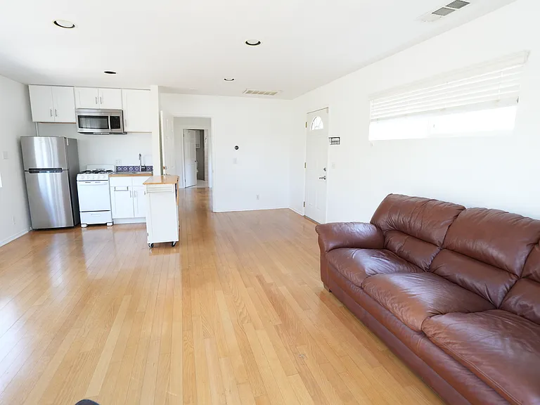 10351 Parr Ave — Photo 2