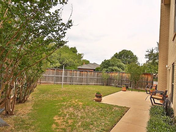 3rd image of 1749 Lytle Shores Dr