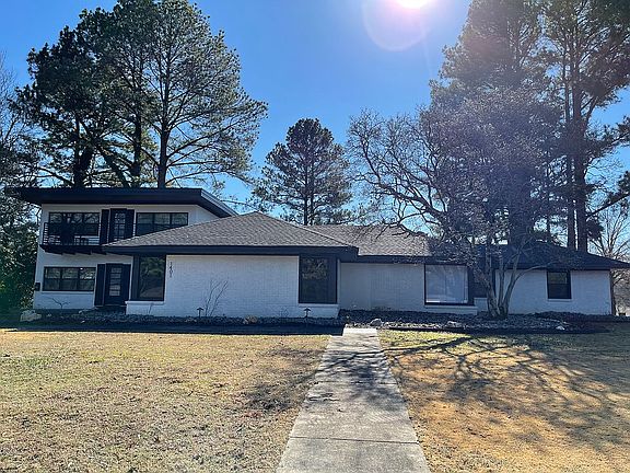 2nd image of 1401 Hillcrest Dr