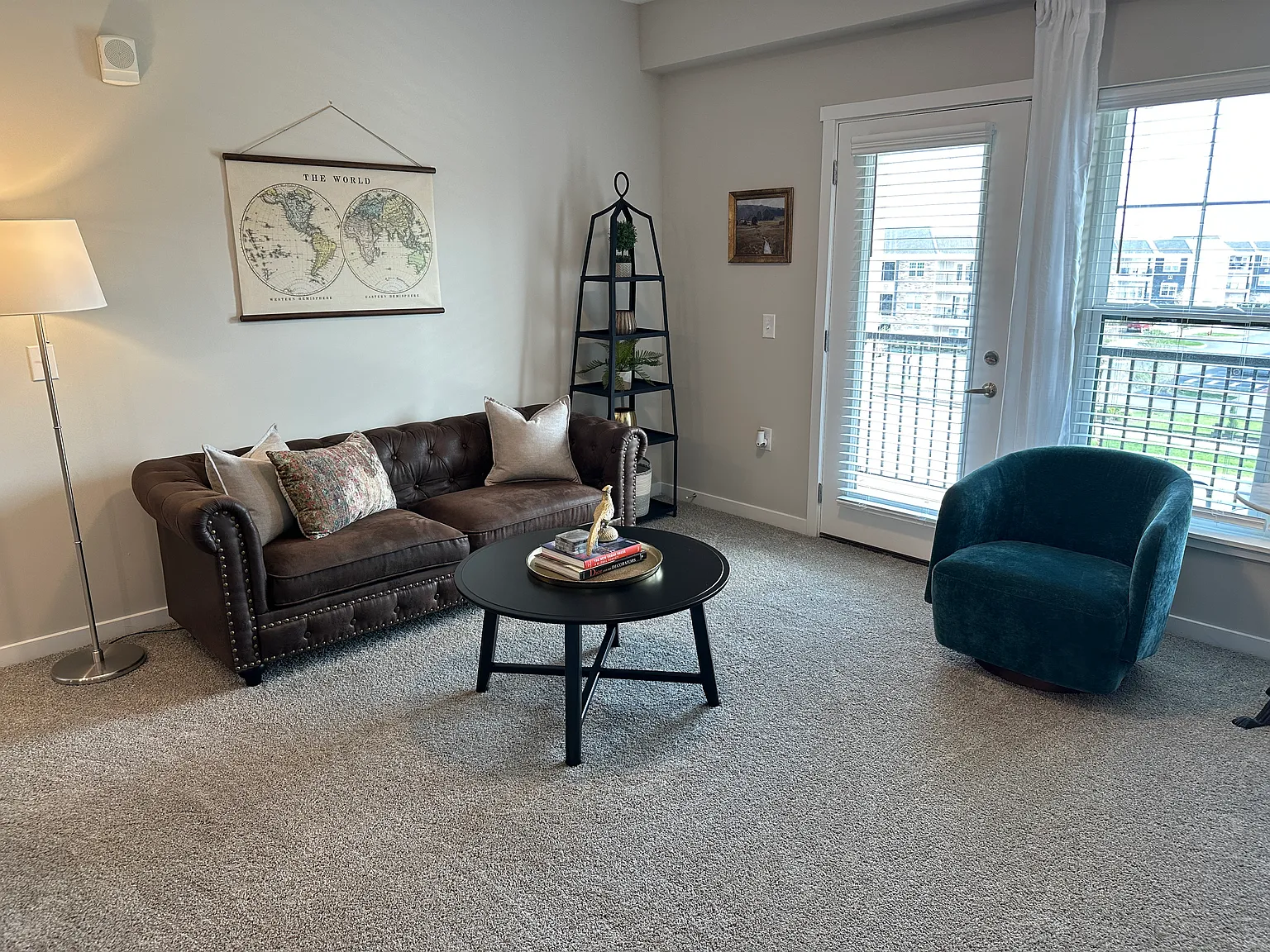 1 bed, 702 sqft, $3,870 — Photo 1