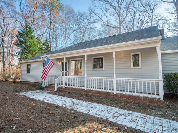 9819 Spring Branch Dr, Gloucester, VA 23061