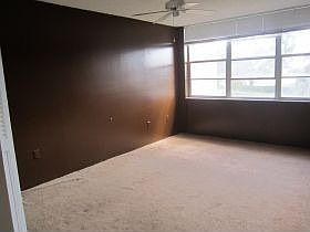 5th image of 900 Saint Charles Pl APT 302